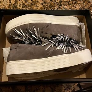 Kenneth Cole platform shoes size 9